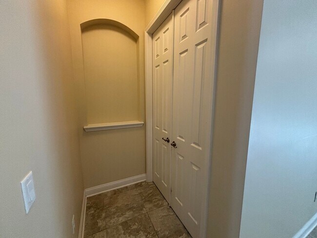 Building Photo - Spacious 4BR/3BA Home with 3-Car Garage, Bonus Office & Covered Patio in St Johns!