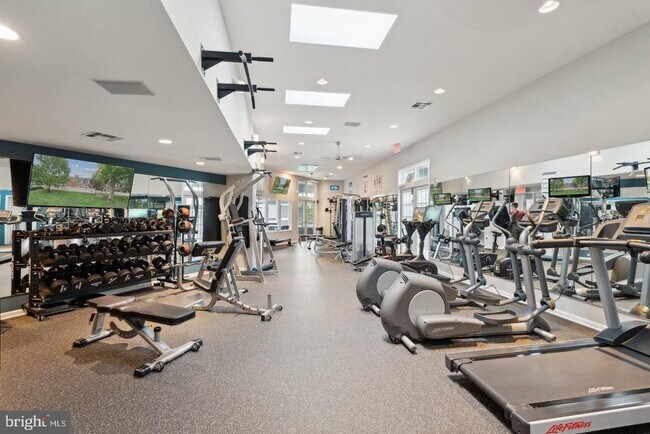 Building Photo - 1455A N Van Dorn St