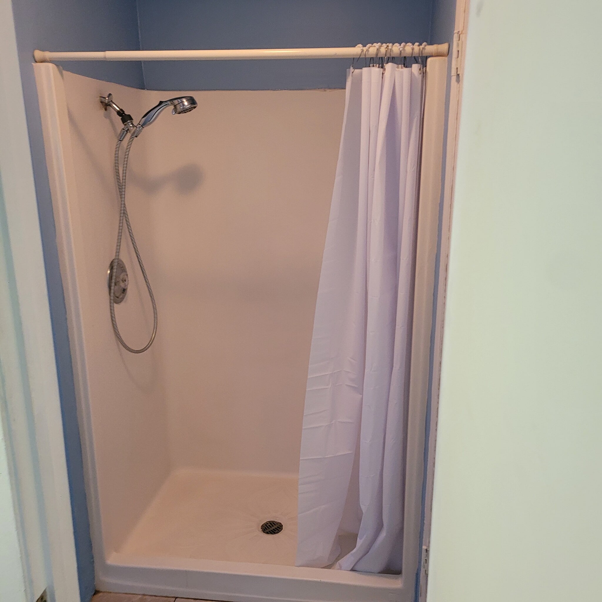 Building Photo - 1726 Crescent Dr