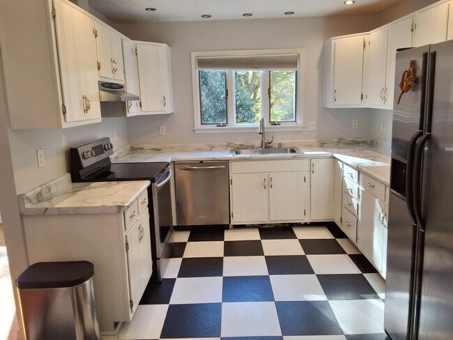 Building Photo - 813 Mohave Ct