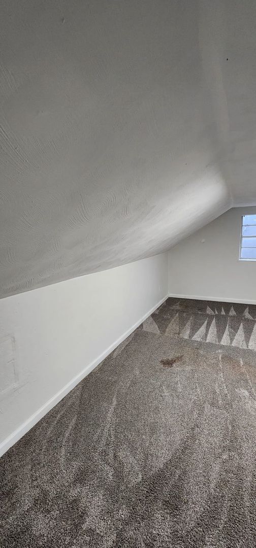 Building Photo - Newly Renovated 3-Bedroom Apartment in Pen...