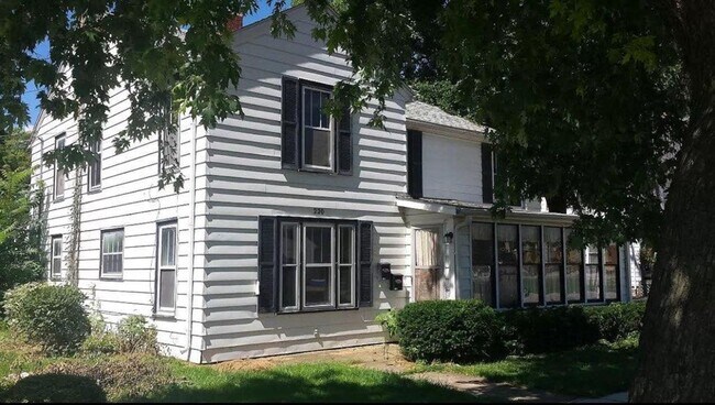 Building Photo - 220 S Hugh St
