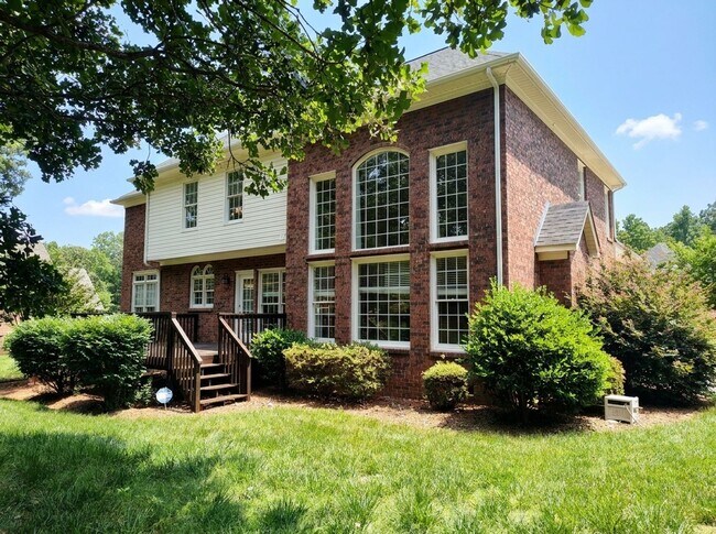 Building Photo - Georgeous home located in the  Shannamara Golf Club Community in Matthews!