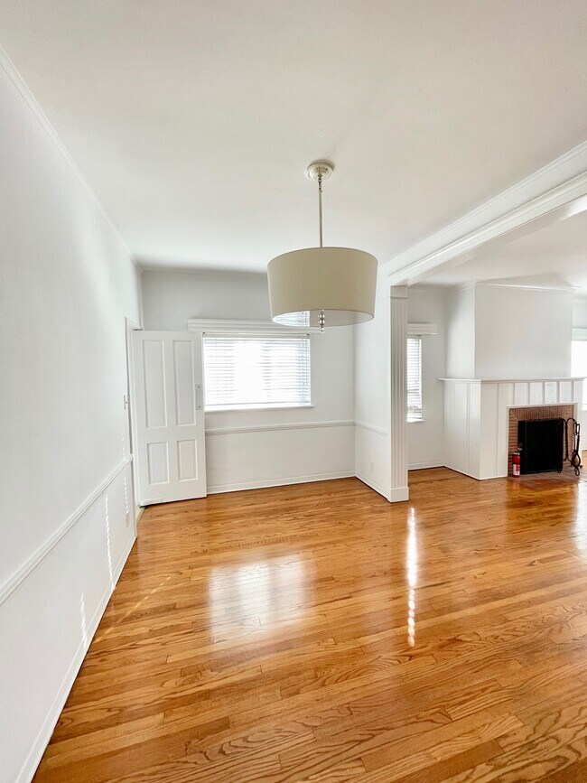 Building Photo - 106 N Edgemont St