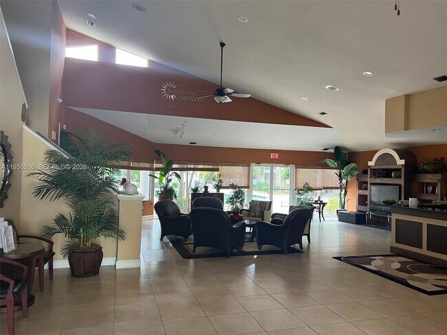 Building Photo - 8060 Fairview Dr