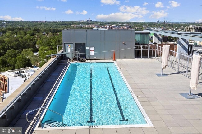 Building Photo - Professionally Managed // 1bedroom 1bathroom// Court House// Parking Included!