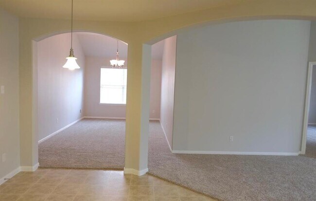 Building Photo - 2426 Halstead Dr