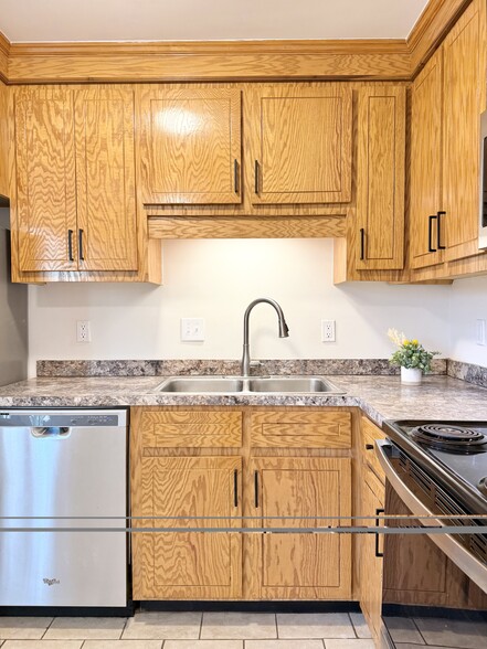 Kitchen - 1st Floor - 274 Fleming Rd