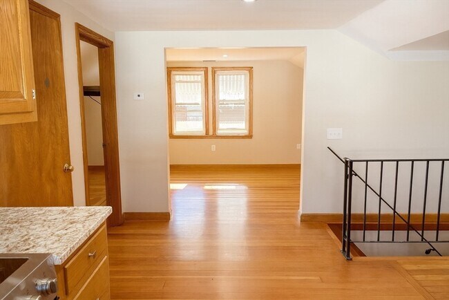 Building Photo - 44 Ferndale Rd