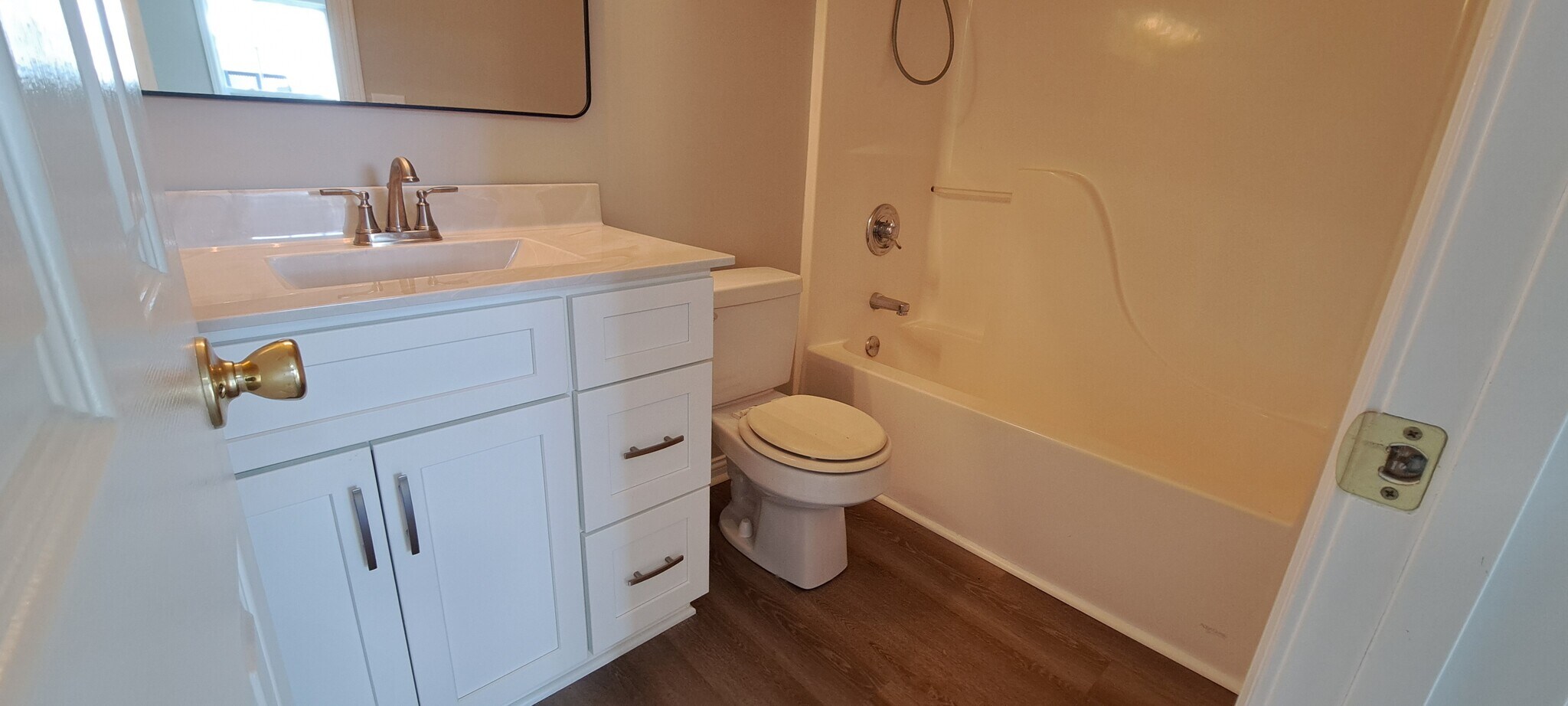 Building Photo - 1906 Terrace Pt