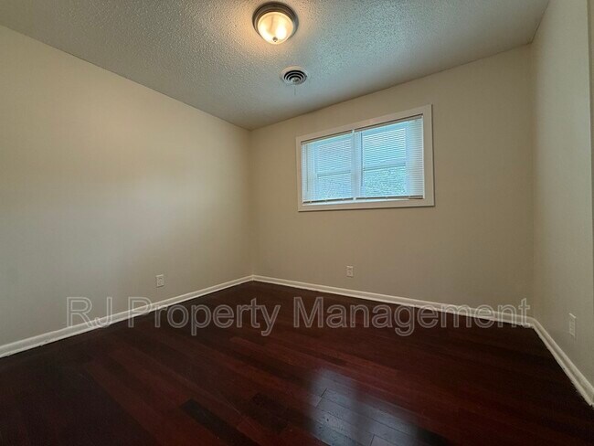 Building Photo - 4277 Falcon Cove