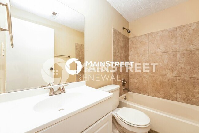 Building Photo - 3 Bedroom Pet-Friendly Home in Stone Mountain, GA with Main Street Renewal