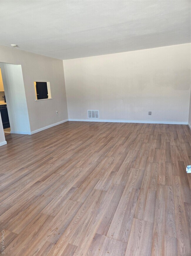 Building Photo - 7 Boulder Ct