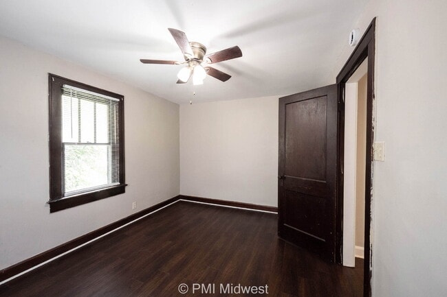 Building Photo - "Charming 1-Bedroom Duplex Retreat on East...