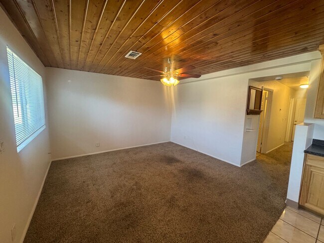 Building Photo - Beautiful Draper apartment for rent!