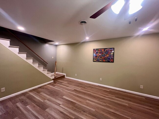 Building Photo - 678 Jefferson Dr