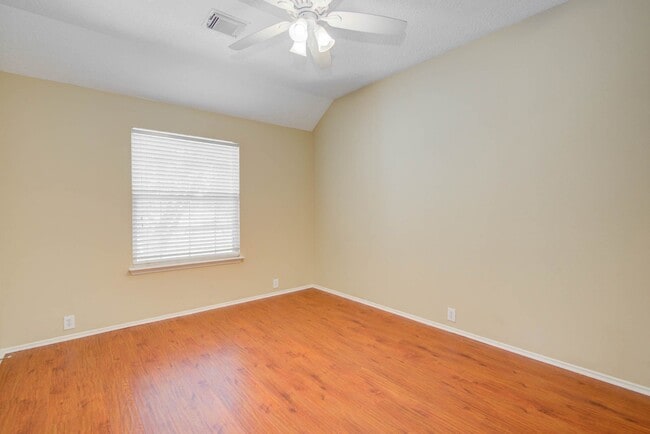 Building Photo - 11606 Canyon Mills Dr