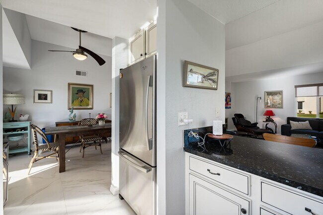 Building Photo - 6071 Hazeltine Plaza