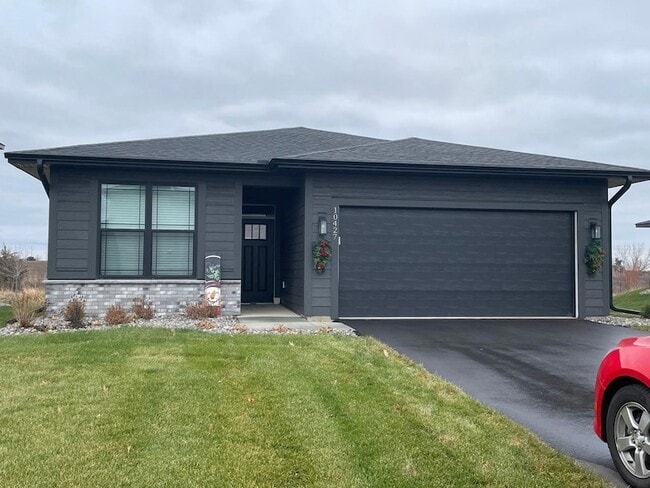 Primary Photo - 10427 Robinwood Ct