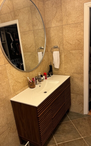 2nd Sink - 19453 Seminole St