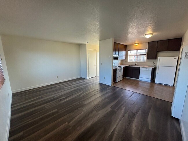 Building Photo - 255 E Romie Ln