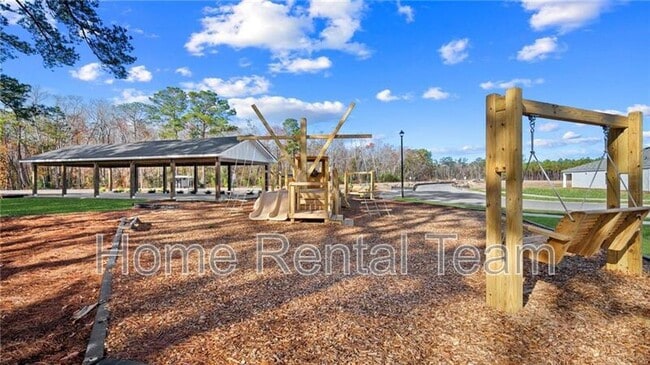 Building Photo - 139 Painted Lady Lp