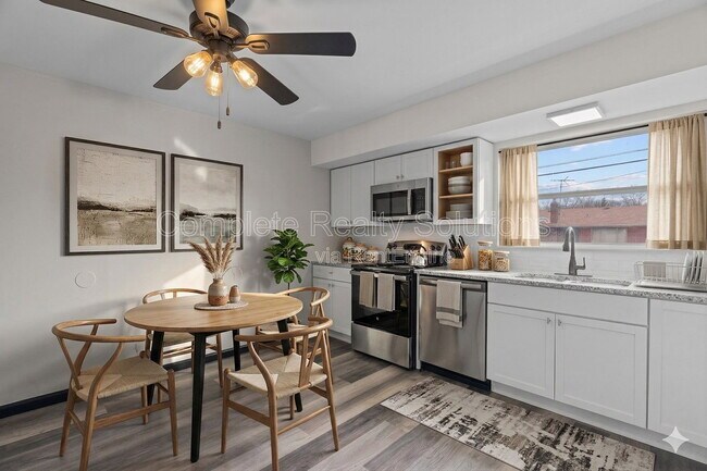 Building Photo - 5150 Wallingford Dr