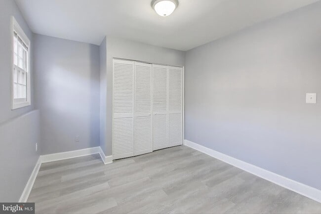 Building Photo - 2851 Strauss Terrace