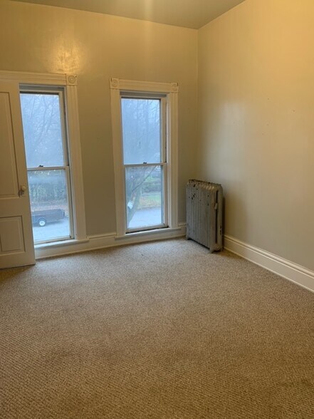 2nd bedroom - 816 N Sheridan St