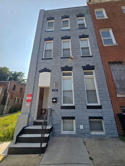 Primary Photo - 210 N Mount St