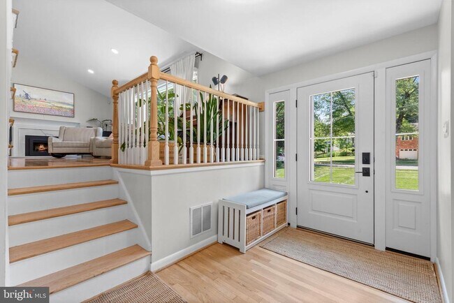 Building Photo - 6920 Poppy Dr
