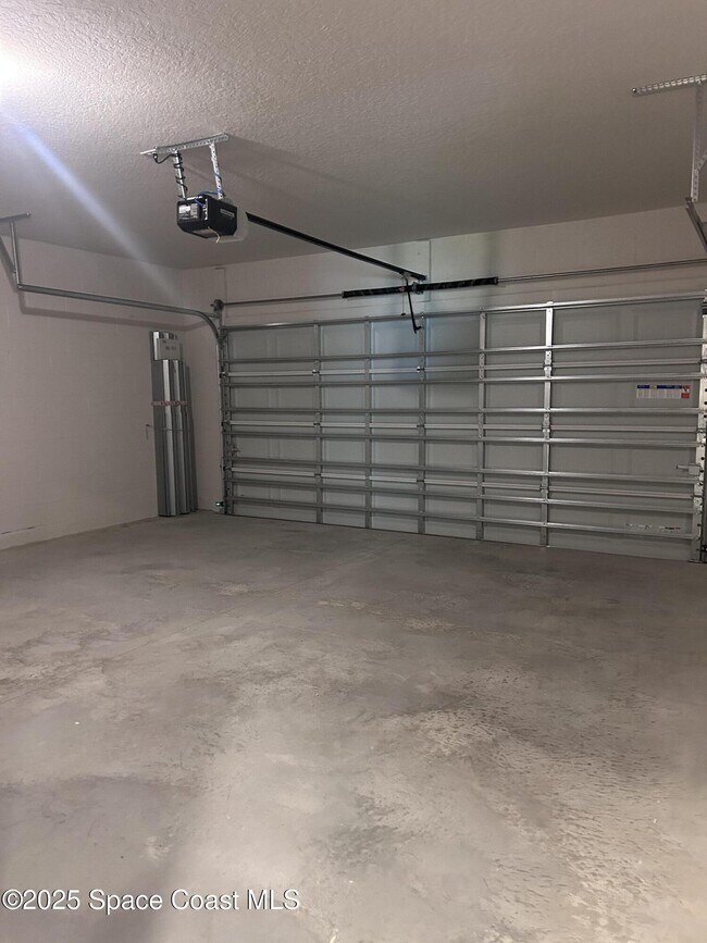 Building Photo - 2398 Angel Rd