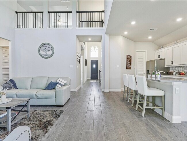 Building Photo - 1140 Barrix Dr