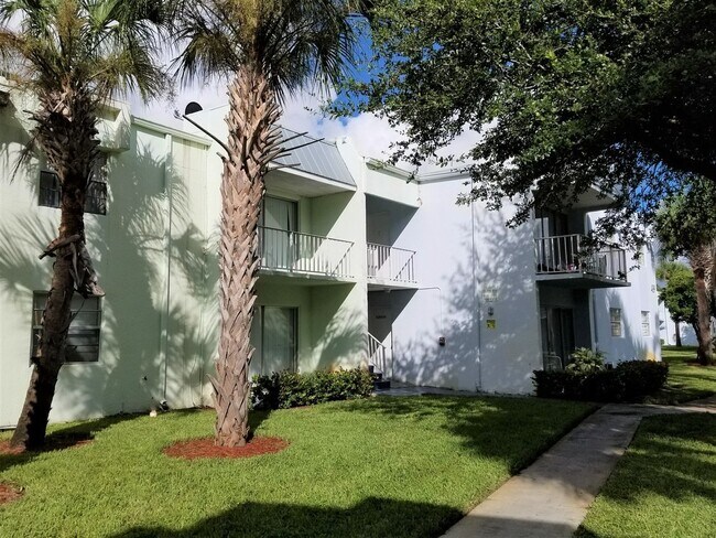 Building Photo - 405 Executive Center Dr