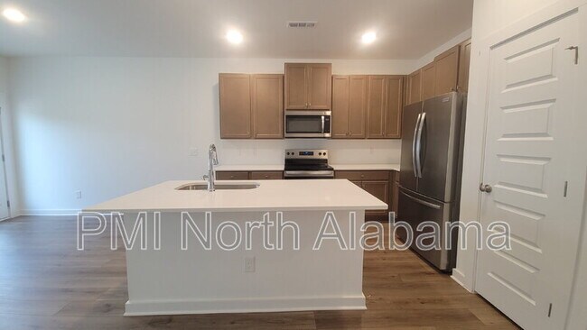 Building Photo - 7601 Discovery Pt Dr NW