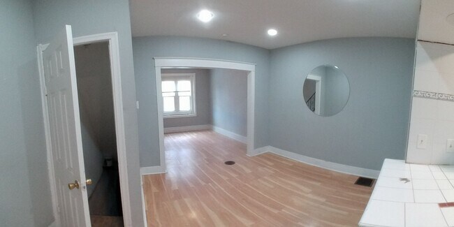 Building Photo - 3 Bedroom 1 Bath Home