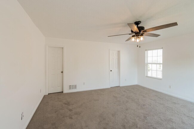 Building Photo - 10077 Woodlee Cove