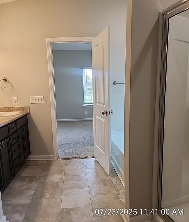 Building Photo - 64 Sunflower Cir NE