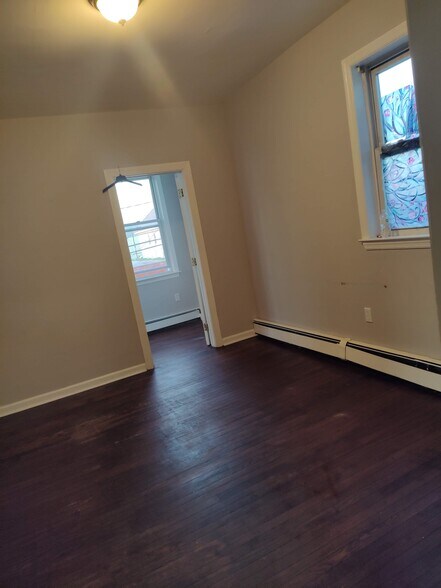 Building Photo - 468 4th Ave