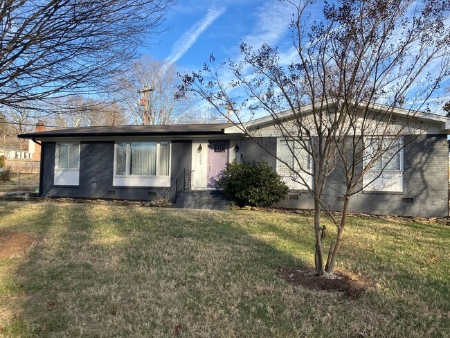 Building Photo - 3004 Nathanael Rd