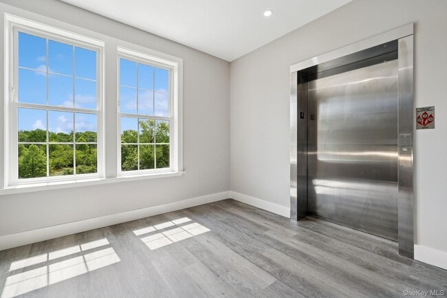 Building Photo - 153 Greenwich Ave