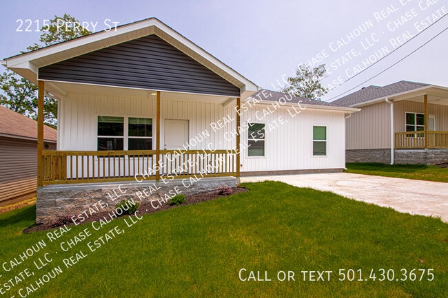 Building Photo - 2215 Perry St