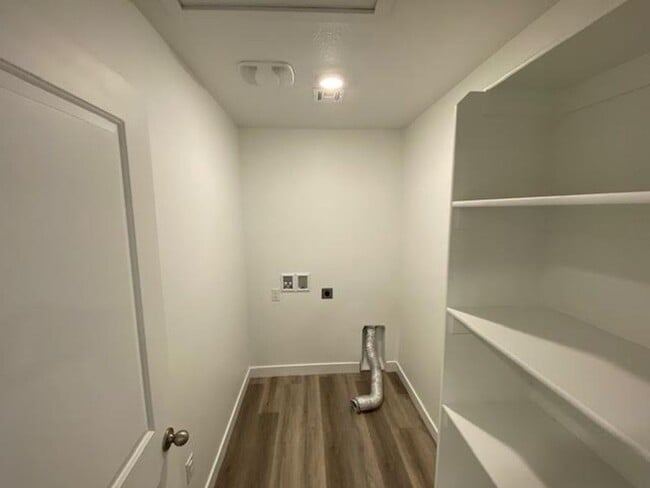 Building Photo - Coming Soon! 3 Bedroom 2 bath with Garage-...