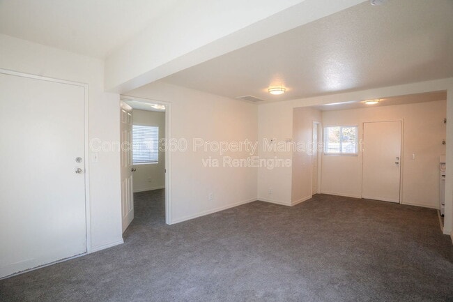 Building Photo - 1016 Lime Ave