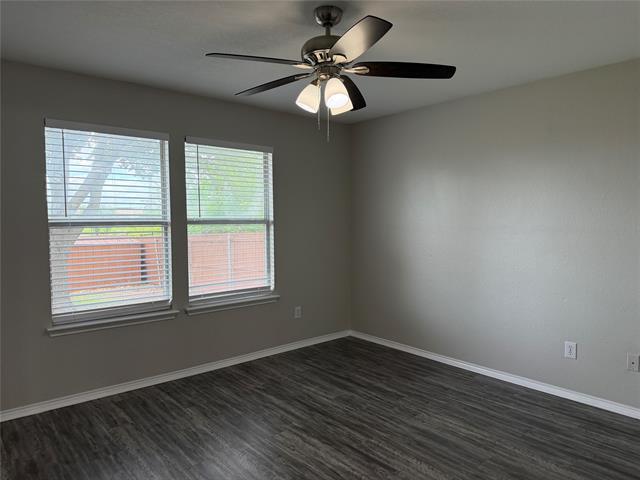 Building Photo - 817 Live Oak Dr