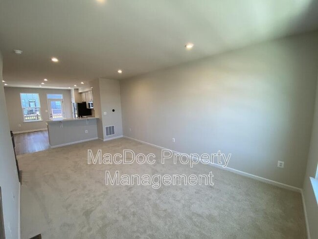 Building Photo - 1018 Trestle Dr