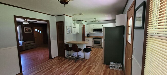 Building Photo - 203 Church Hollow Rd