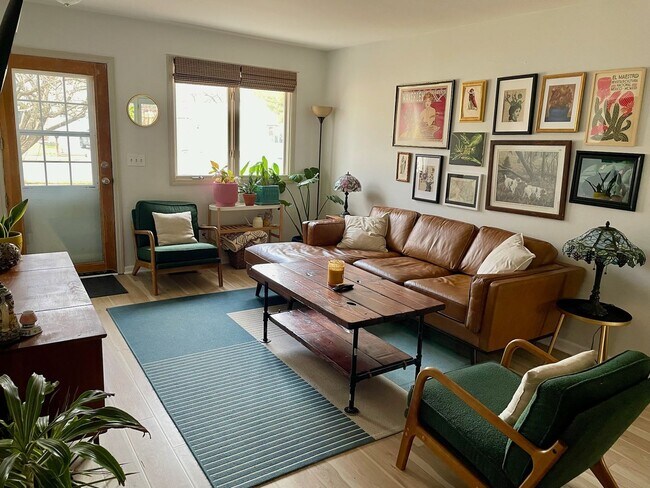 Building Photo - 5997 Vereker Dr