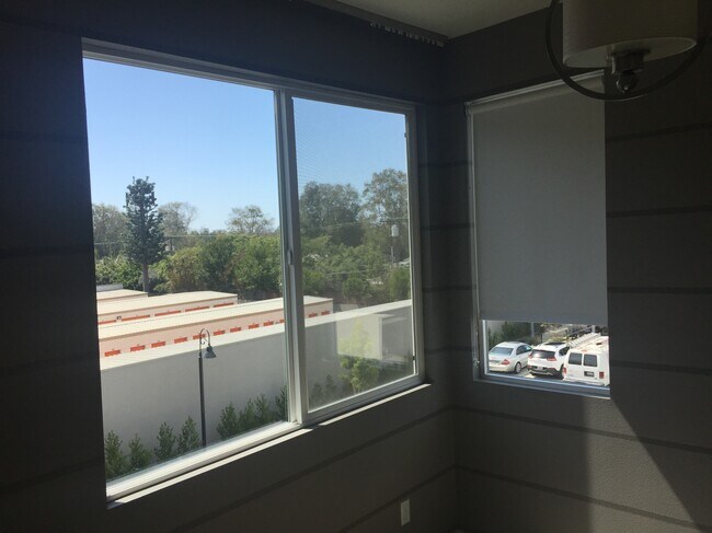 Building Photo - 826 Brickyard Ln