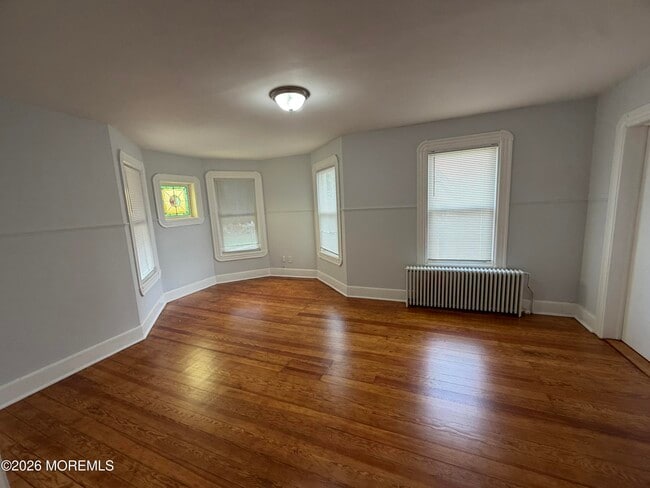 Building Photo - 368 Carr Ave
